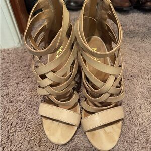 Elegant Tan Strappy Sandals